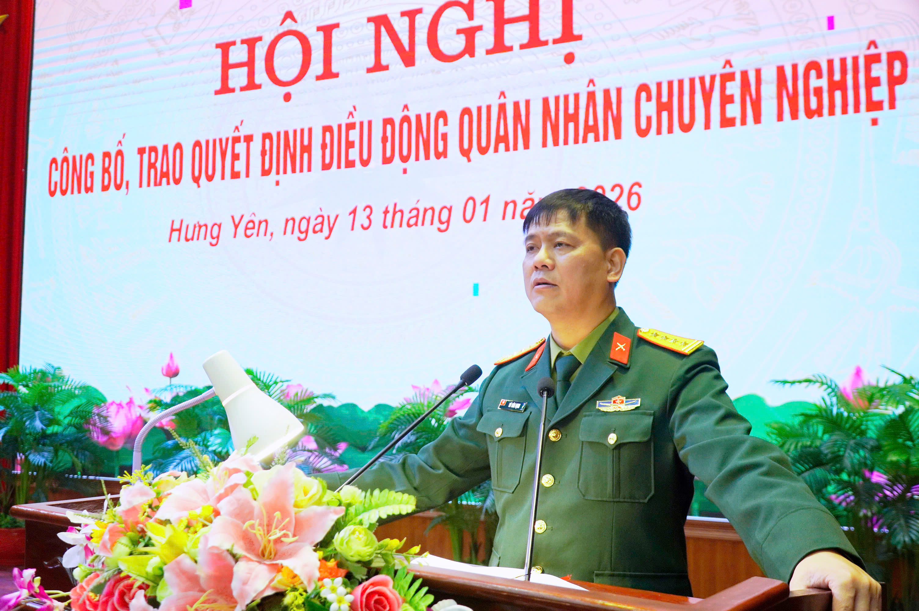 Bộ CHQS tỉnh Hưng Yên: Trao Quyết định điều động quân nhân chuyên nghiệp về Ban CHQS xã, Phường