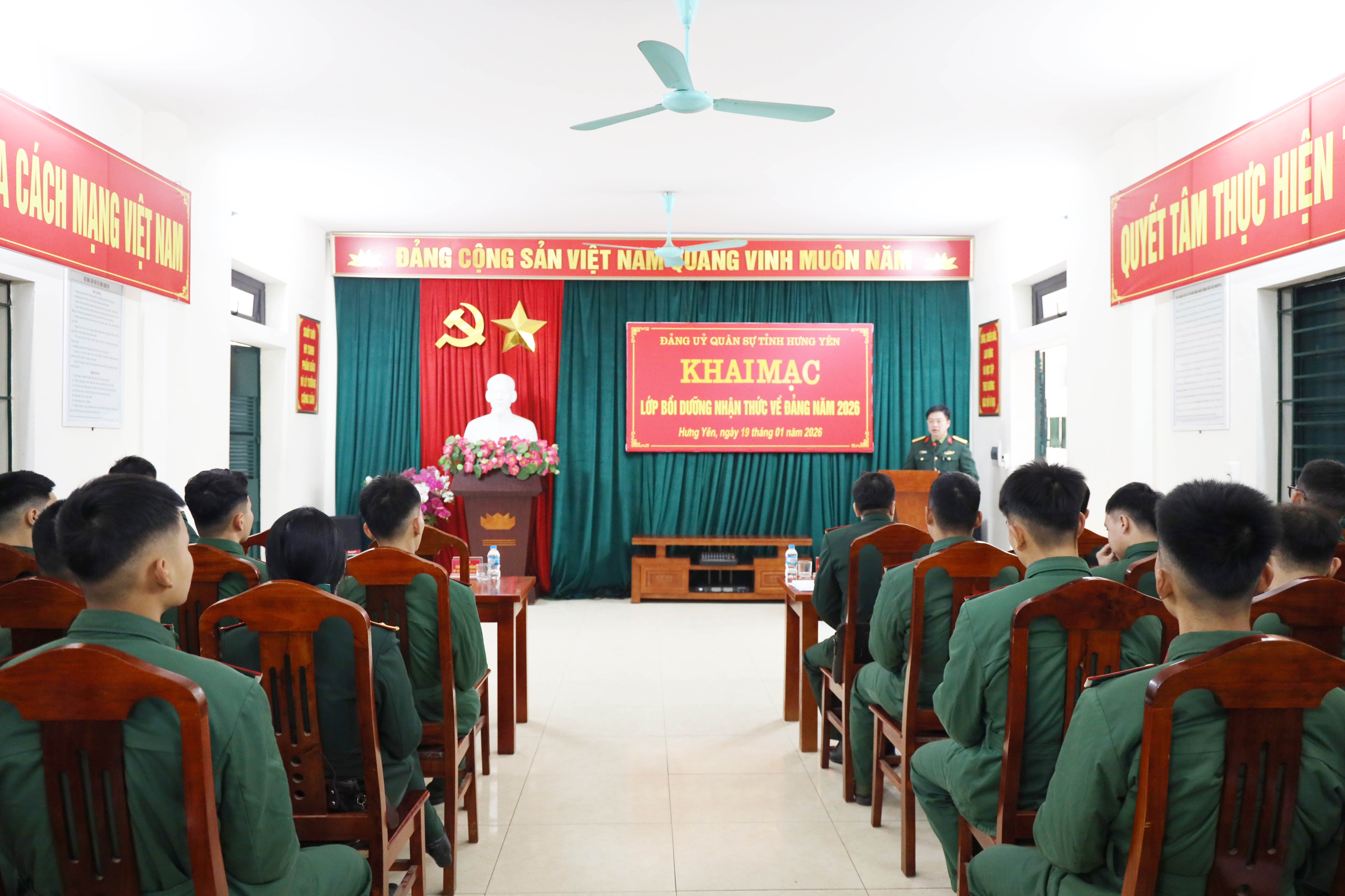 Đảng ủy Quân sự tỉnh Hưng Yên: Tổ chức khai mạc lớp bồi dưỡng nhận thức về Đảng