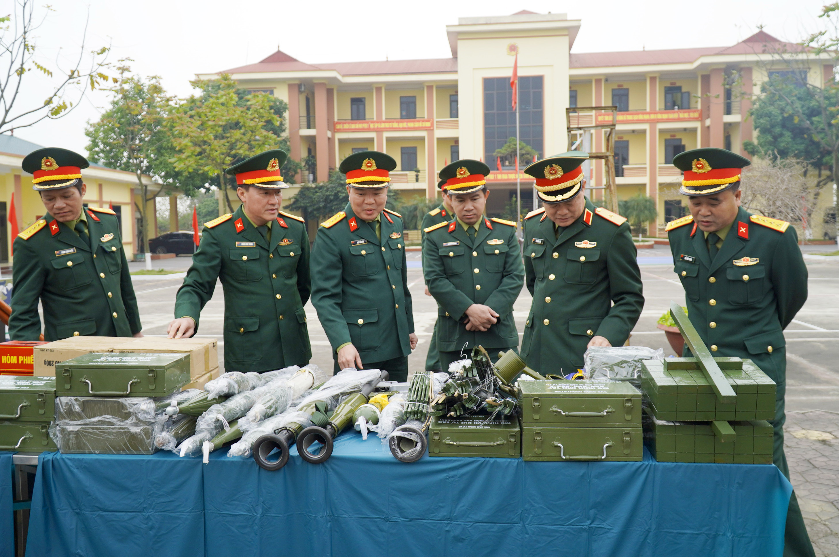 Quân khu kiểm tra sẵn sàng chiến đấu dịp Tết Nguyên đán Bính Ngọ năm 2026