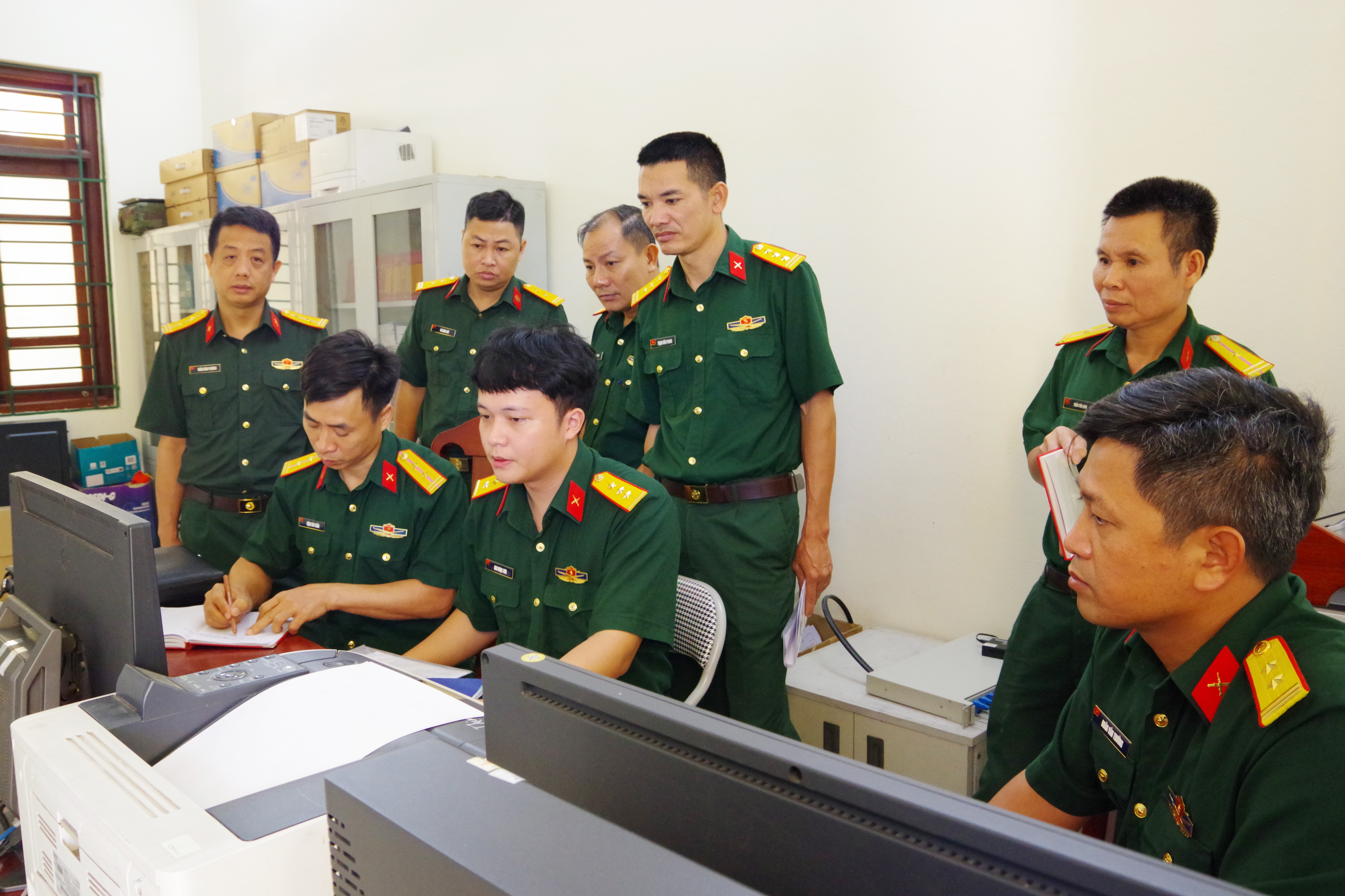 Bộ Tham mưu Quân khu: Kiểm tra công tác chuyển đổi số, bảo đảm an ninh mạng và học tập “Bình dân học vụ số”