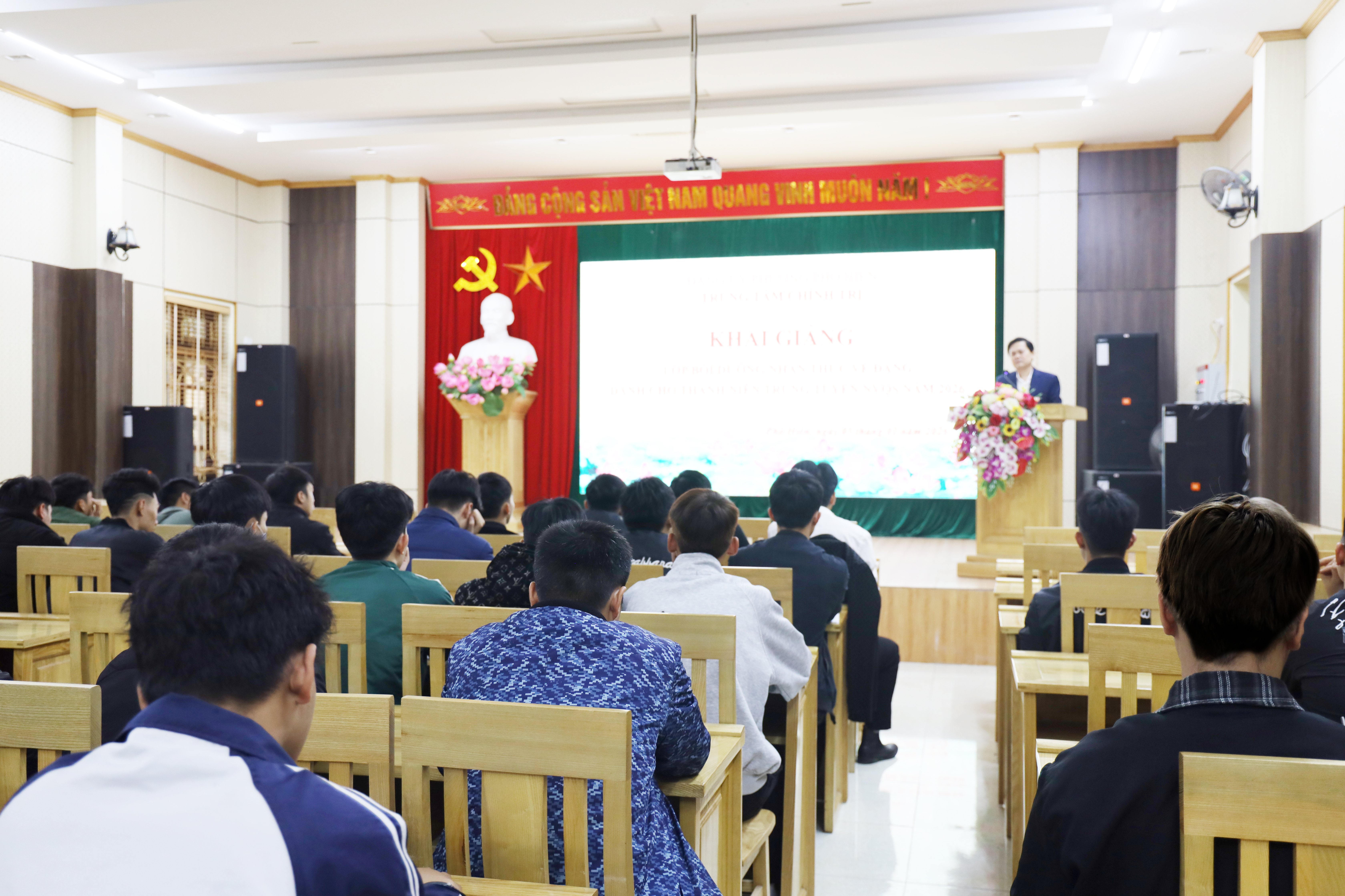 Ban CHQS phường Phố Hiến, Sơn Nam, Hồng Châu, Tân Hưng: Phối hợp tổ chức lớp bồi dưỡng nhận thức về Đảng