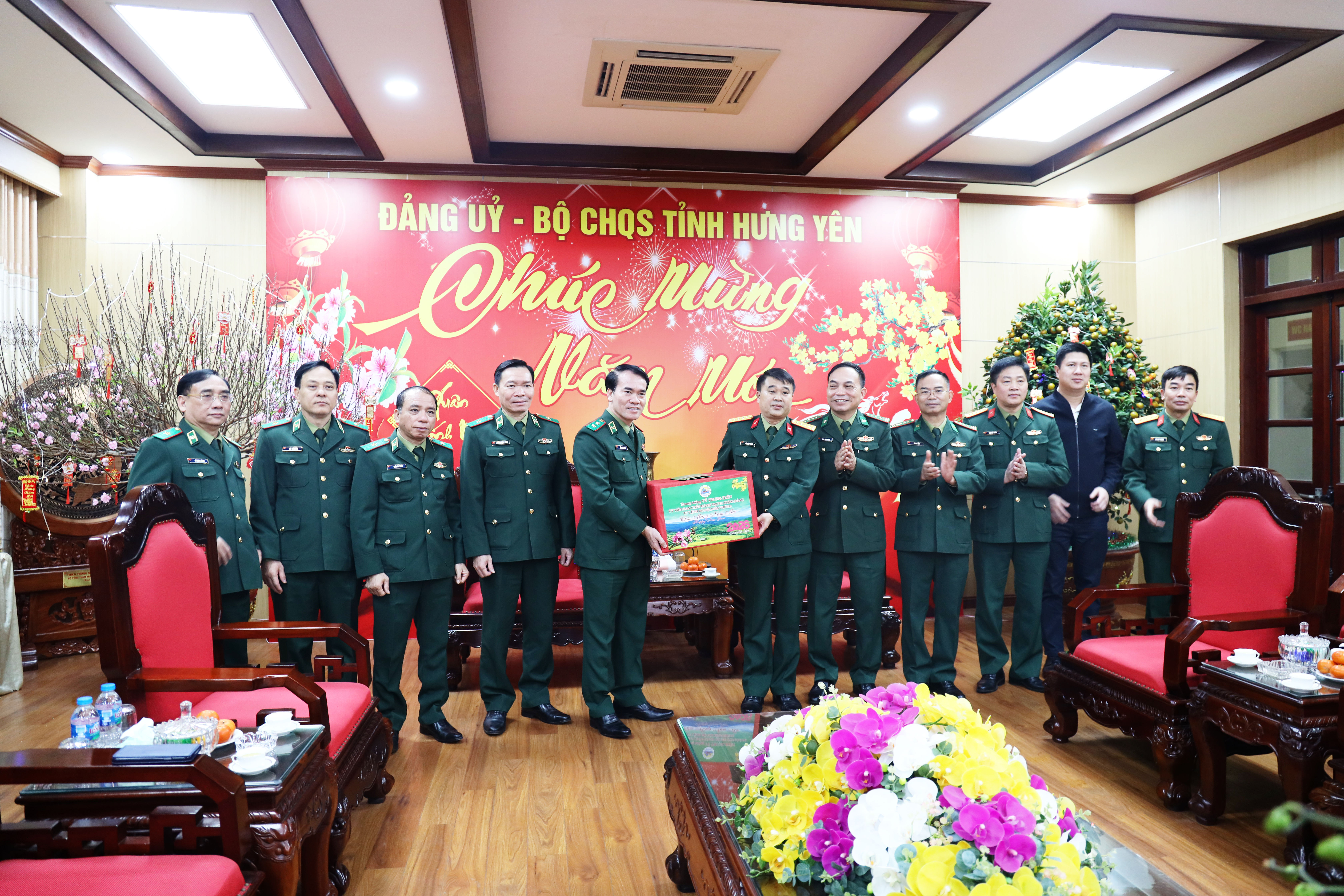 Tư lệnh Bộ đội Biên phòng: Thăm, chúc Tết cán bộ, chiến sĩ Bộ CHQS tỉnh