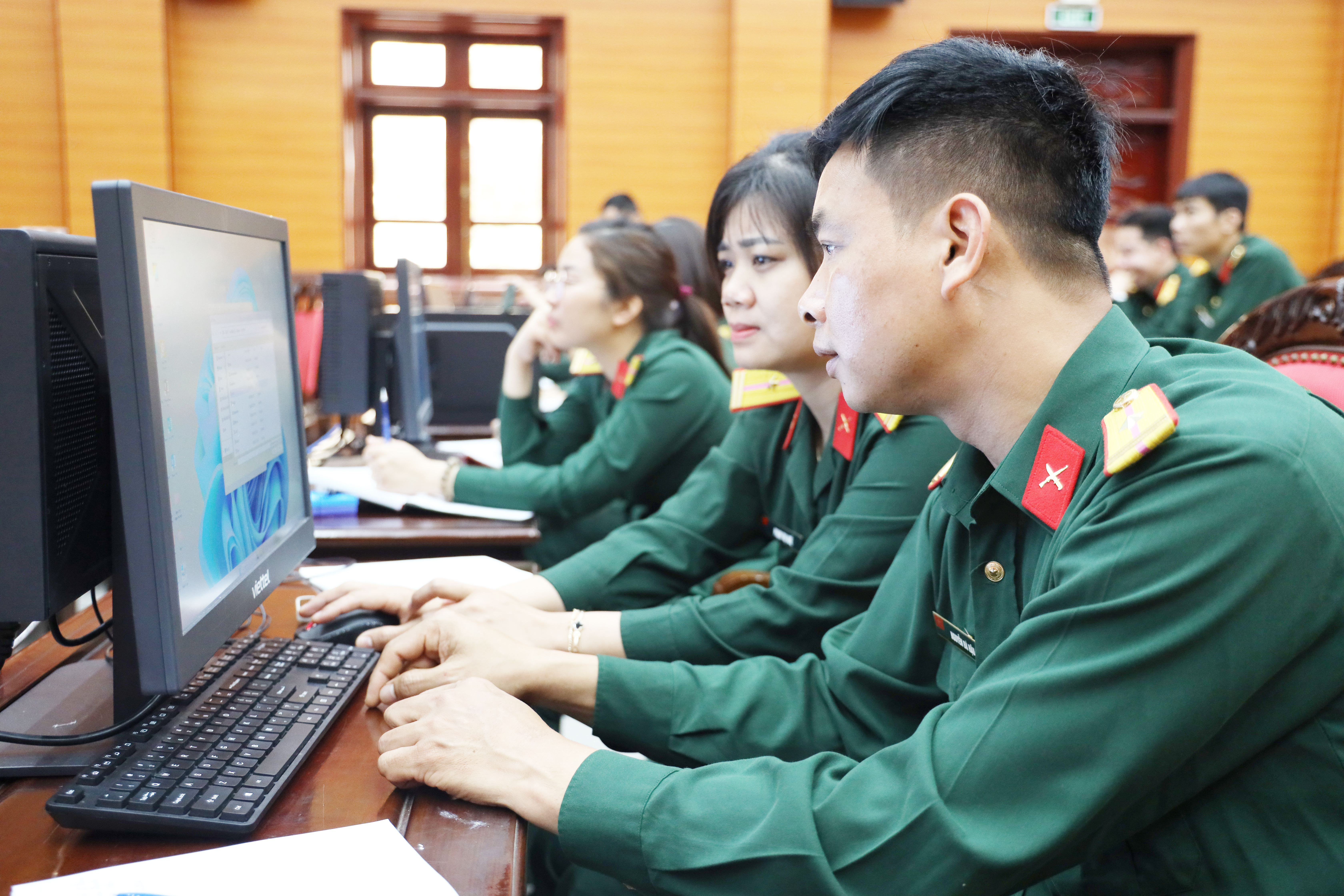 Bộ CHQS tỉnh Hưng Yên: Tập huấn sử dụng sản phẩm mật mã và triển khai gửi nhận văn bản điện tử toàn trình trên mạng truyền số liệu quân sự cho Ban CHQS xã, phường