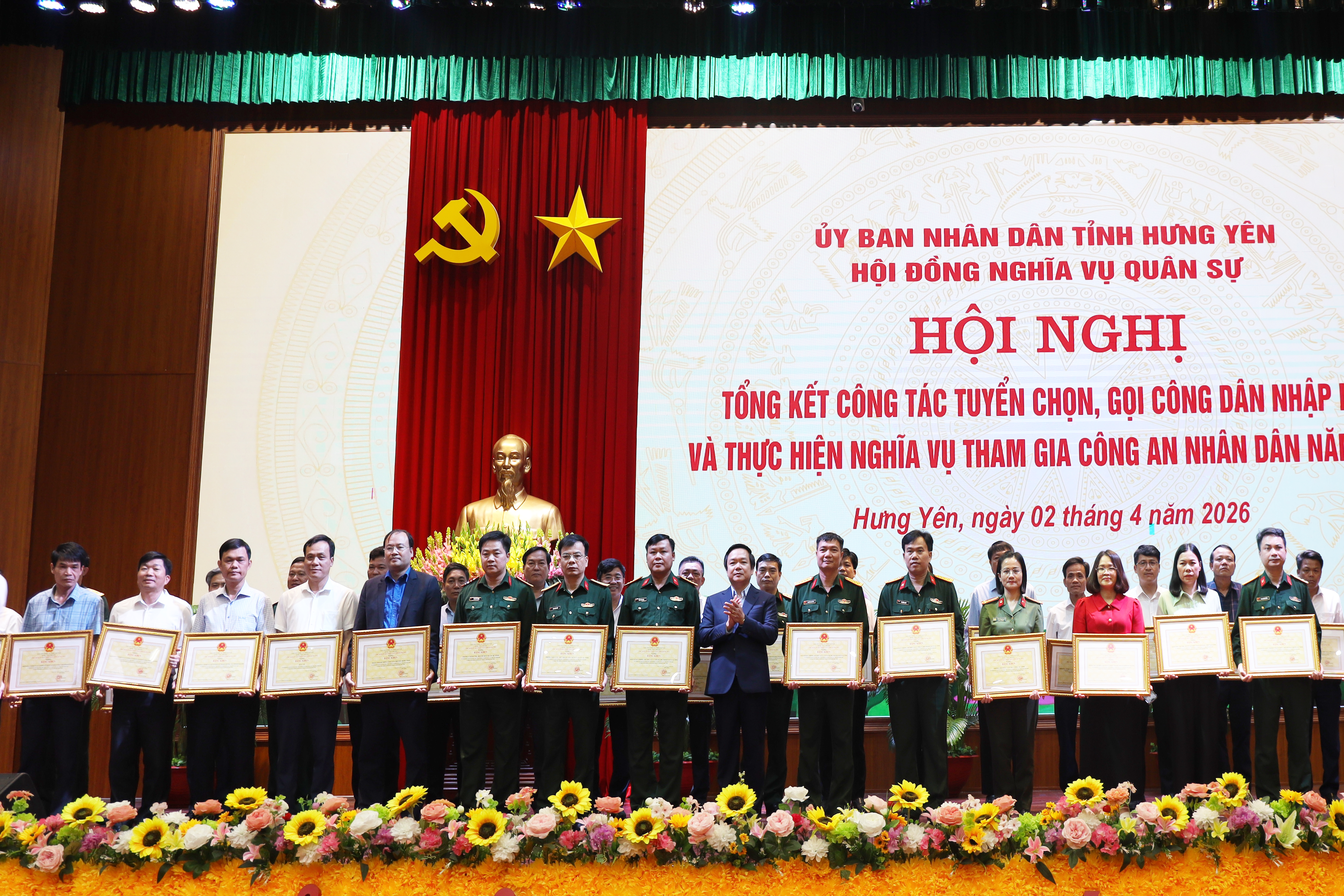 Tỉnh Hưng Yên: Tổng kết công tác tuyển chọn, gọi công dân nhập ngũ và thực hiện nghĩa vụ tham gia Công an nhân dân năm 2026; triển khai phương hướng, nhiệm vụ năm 2027