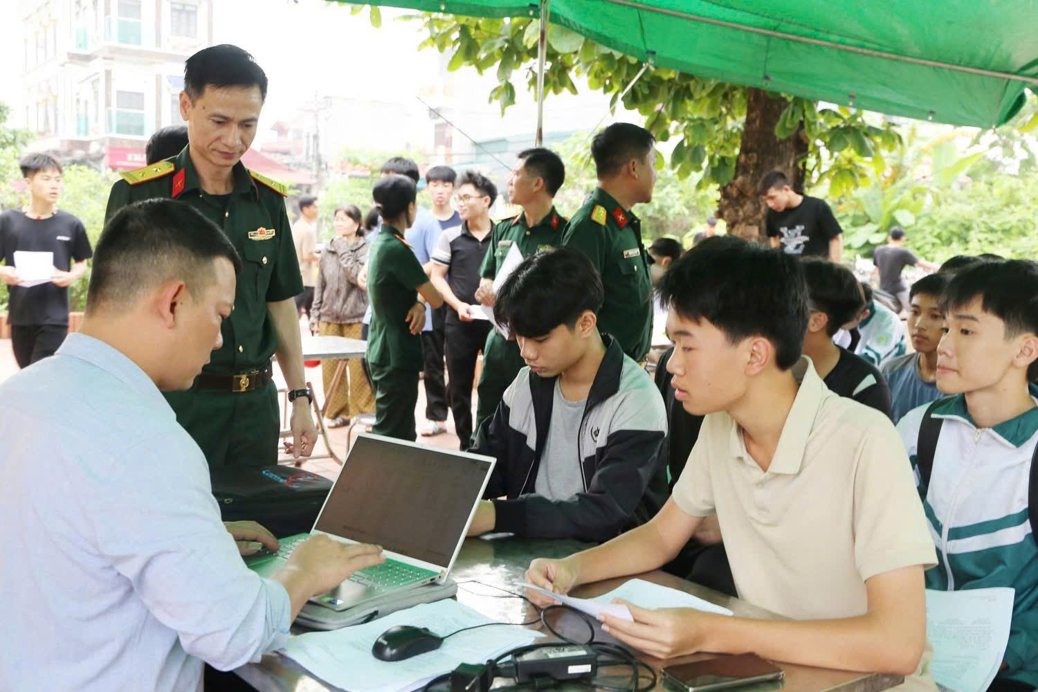 Xã Ân Thi tổ chức đăng ký nguồn công dân nam trong độ tuổi 17 năm 2026