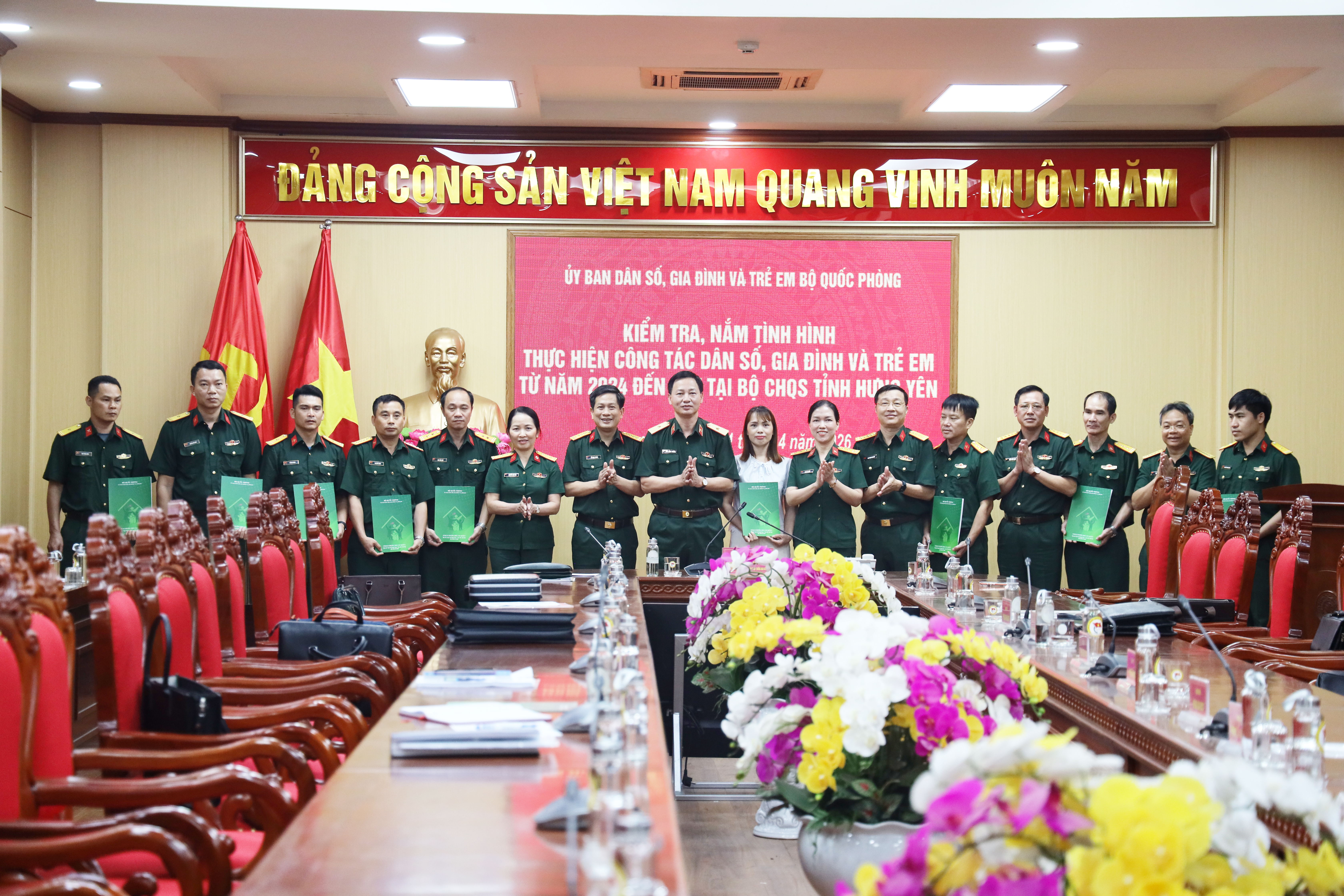 Ủy ban Dân số, gia đình và trẻ em Bộ Quốc phòng: Kiểm tra công tác dân số, gia đình và trẻ em tại Bộ CHQS tỉnh Hưng Yên