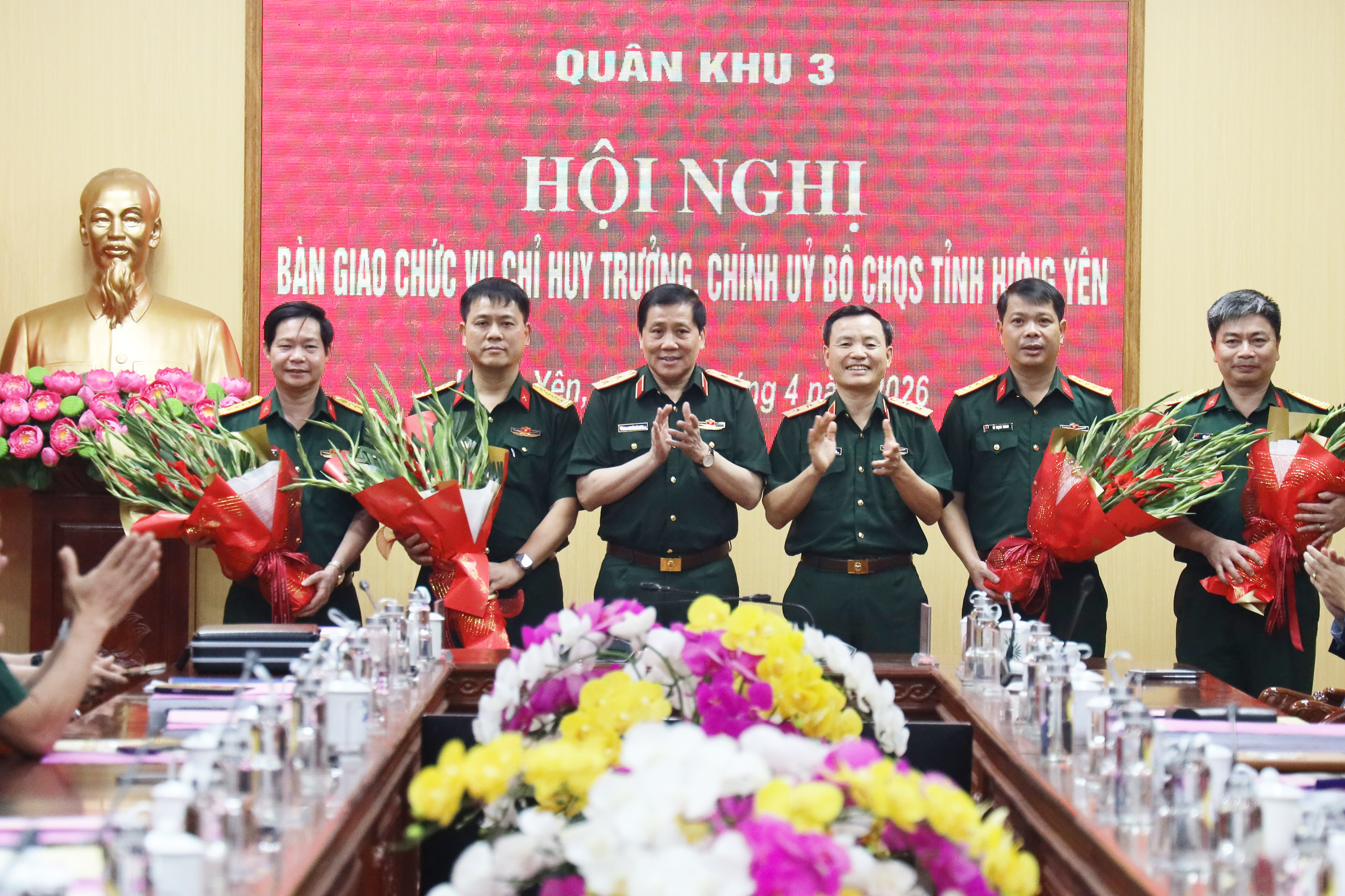 Quân khu 3: Bàn giao chức vụ Chỉ huy trưởng, Chính ủy Bộ Chỉ huy Quân sự tỉnh Hưng Yên