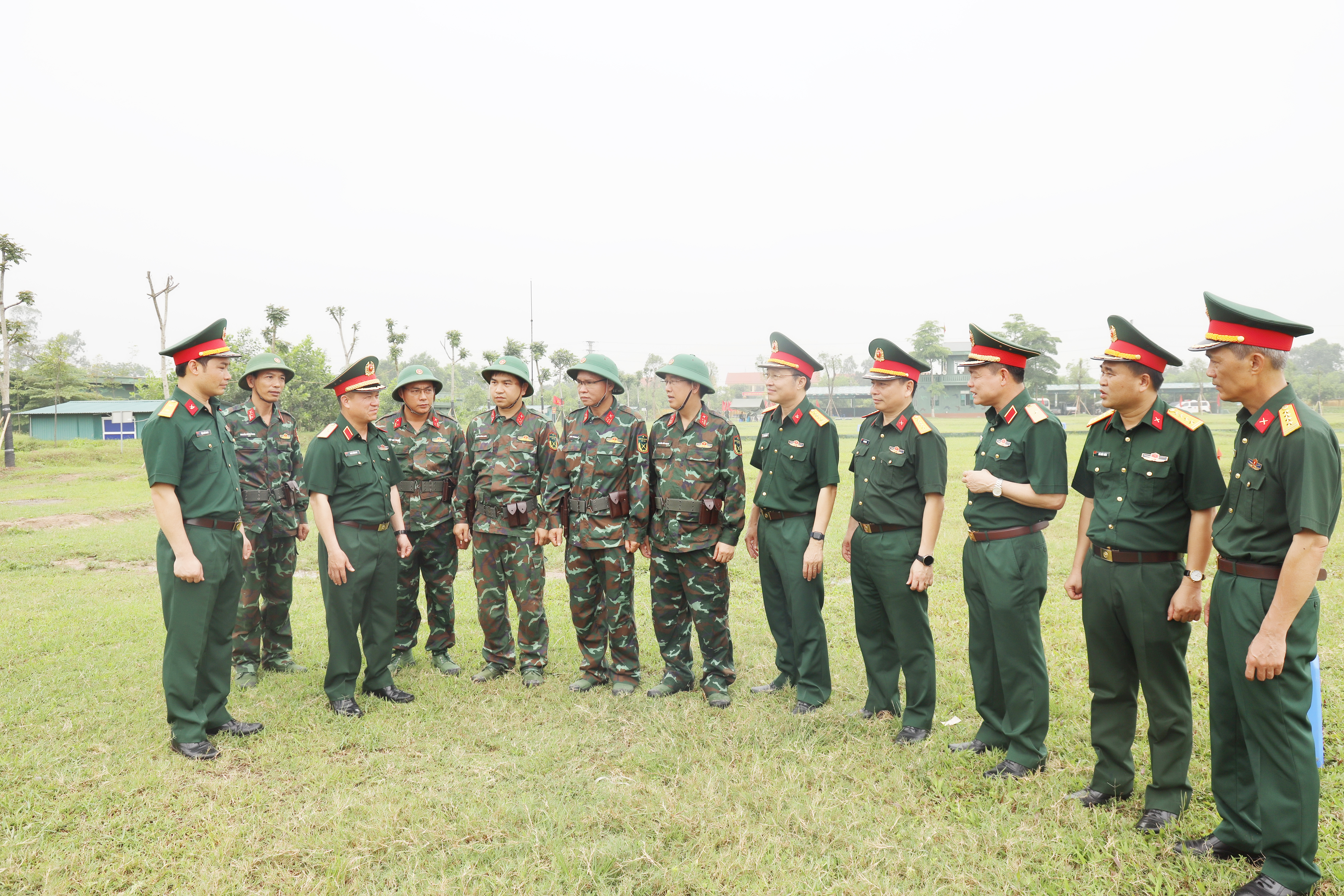 Quân khu 3: Kiểm tra kết quả thực hiện nhiệm vụ 6 tháng đầu năm tại Bộ CHQS tỉnh Hưng Yên