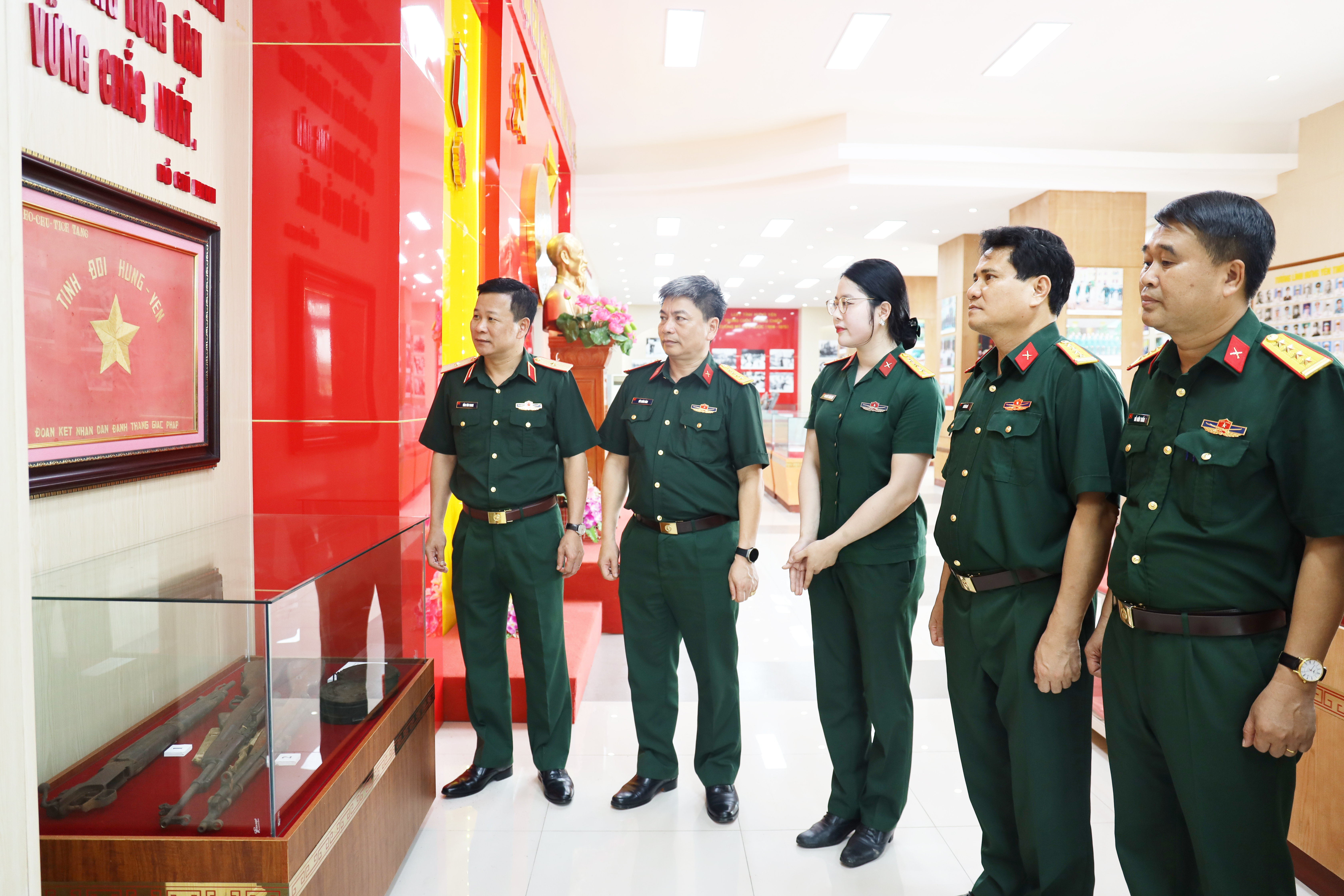 Cục Tuyên huấn - Tổng cục Chính trị Quân đội nhân dân Việt Nam: Kiểm tra, khảo sát, nắm tình hình hoạt động công tác tuyên huấn đợt 1 năm 2026 tại Bộ Chỉ huy Quân sự tỉnh Hưng Yên
