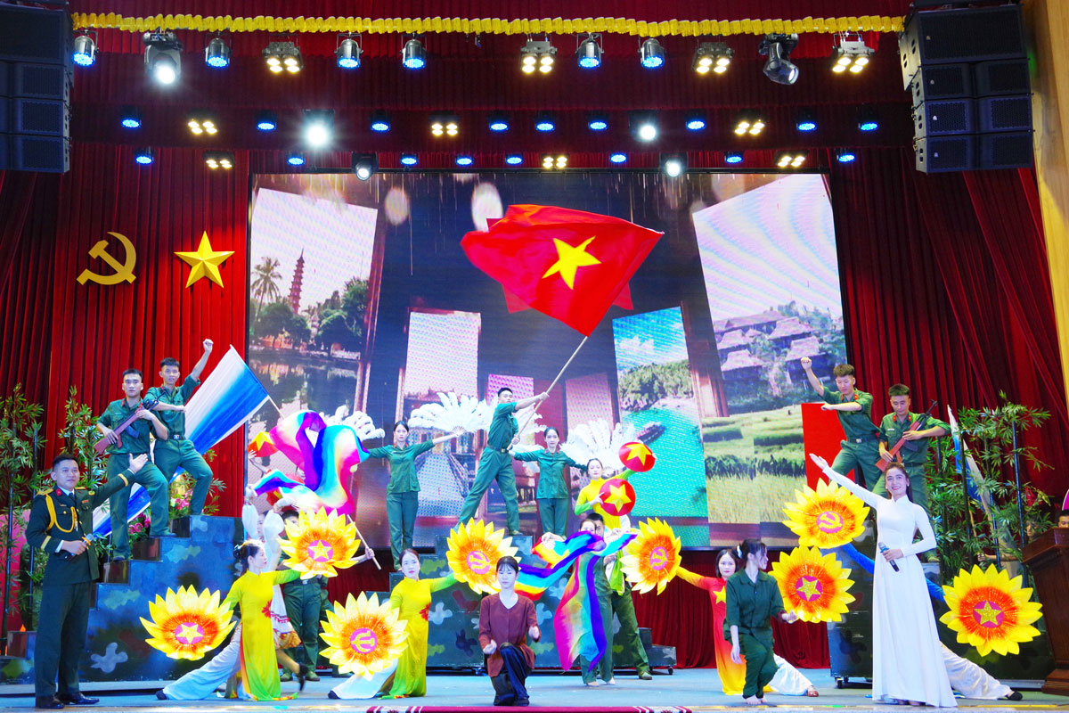 Bộ CHQS tỉnh Hưng Yên: Báo cáo kết quả luyện tập và tham gia Hội thi cán bộ Đoàn giỏi và tuyên truyền viên trẻ cấp Quân khu