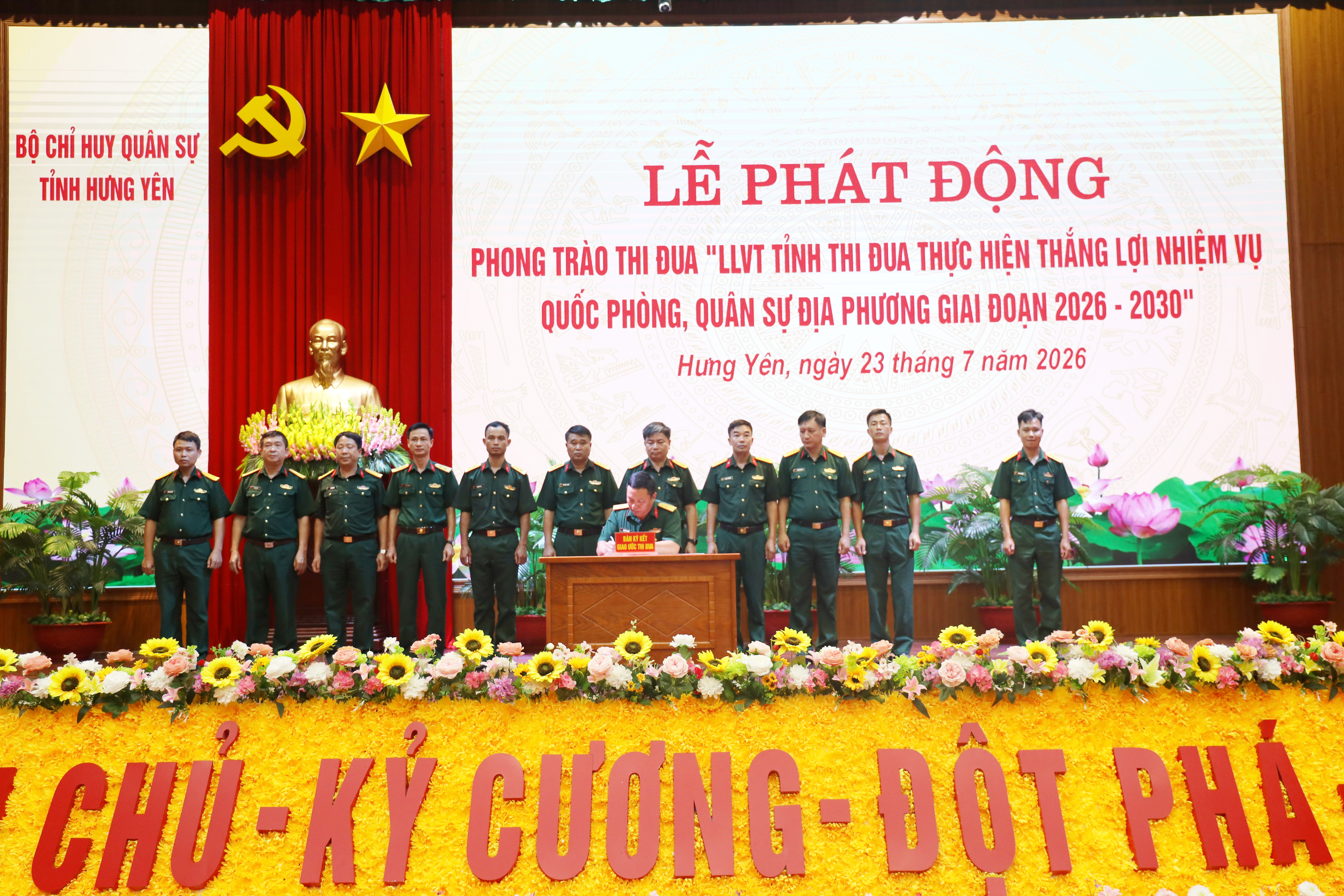 Bộ CHQS tỉnh Hưng Yên: Tổ chức Lễ phát động phong trào thi đua giai đoạn 2026 -2030