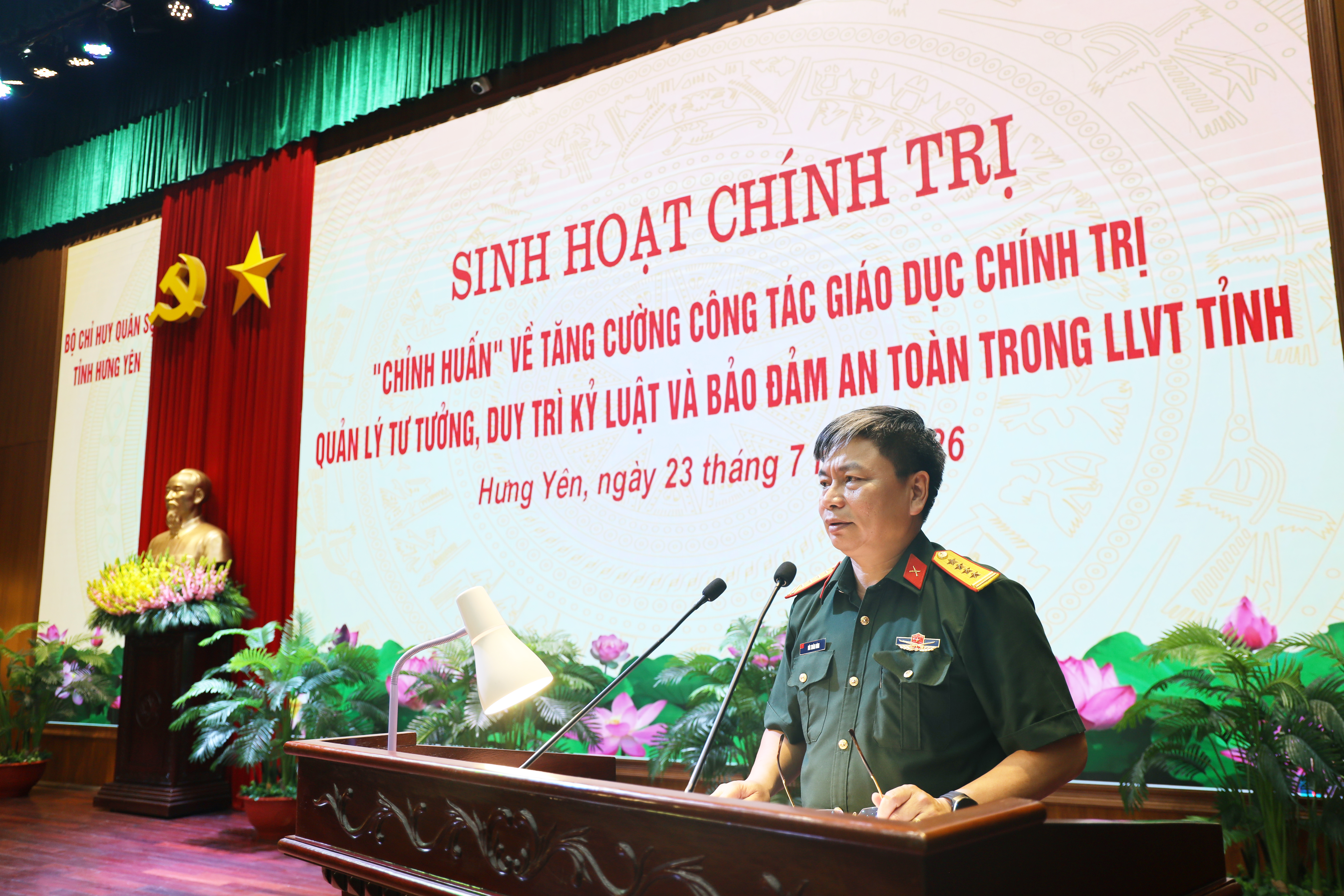 Bộ CHQS tỉnh Hưng Yên: Tổ chức sinh hoạt chính trị “chỉnh huấn” về tăng cường công tác giáo dục chính trị, quản lý tư tưởng, duy trì kỷ luật và bảo đảm an toàn của LLVT từ năm 2025 đến nay