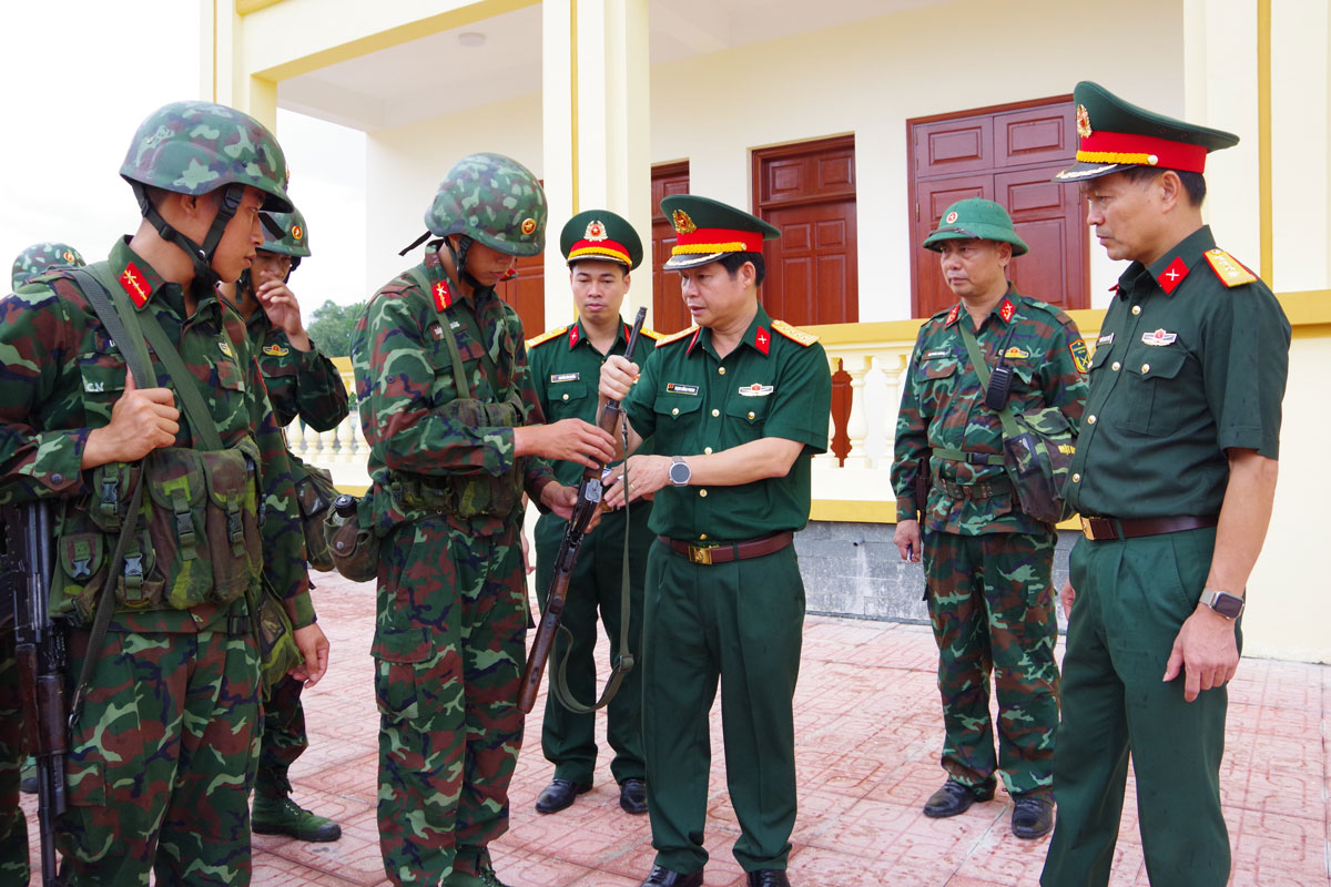 Bộ CHQS tỉnh Hưng Yên: Kiểm tra trực sẵn sàng chiến đấu (SSCĐ) bảo vệ dịp Quốc khánh 02/9