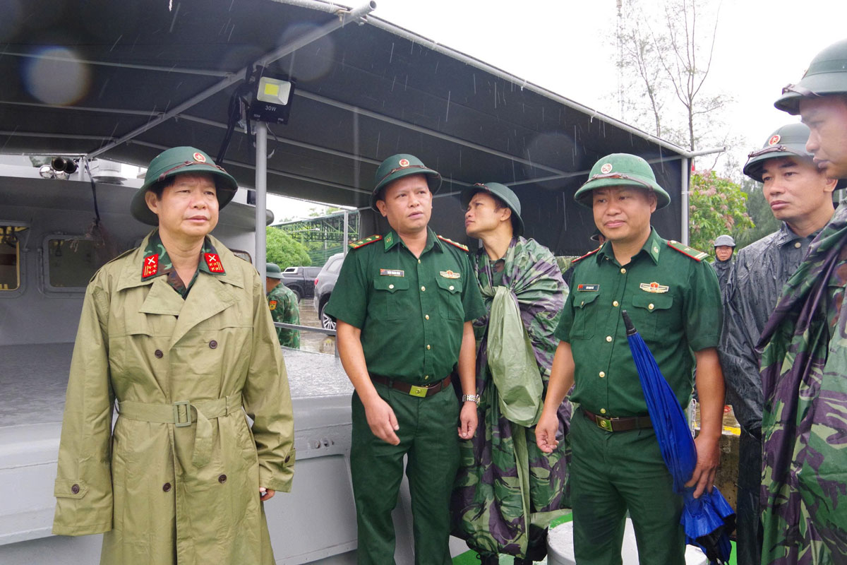 Đồng chí Chỉ huy trưởng Bộ CHQS tỉnh: Kiểm tra công tác sẵn sàng ứng phó ảnh hưởng cơn bão số 4