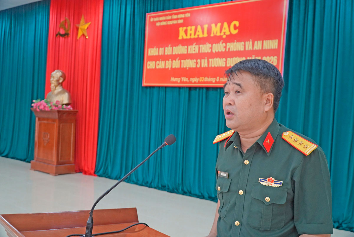 Khai mạc lớp bồi dưỡng kiến thức quốc phòng và an ninh đối tượng 3