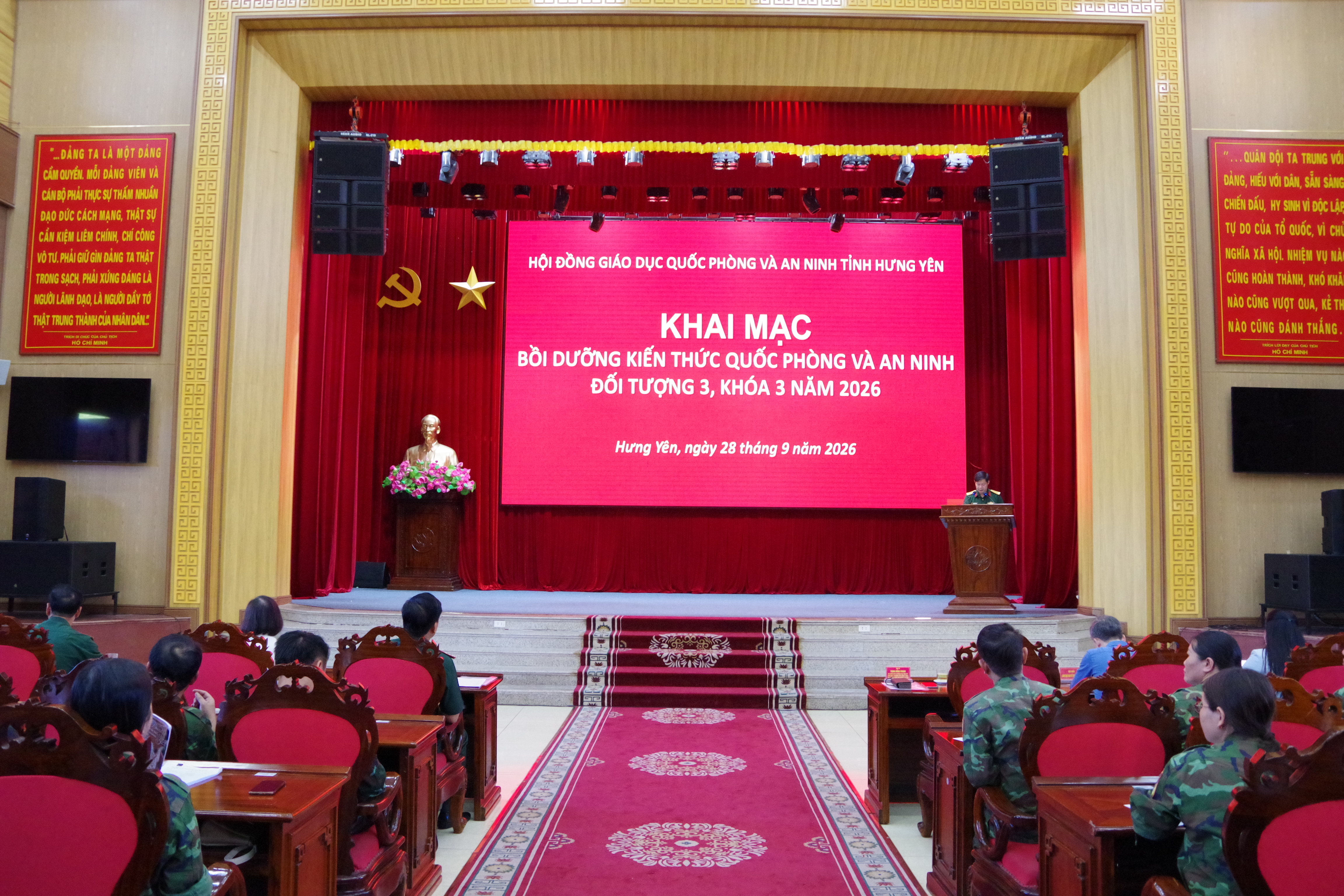 Khai mạc bồi dưỡng kiến thức quốc phòng và an ninh cho đối tượng 3