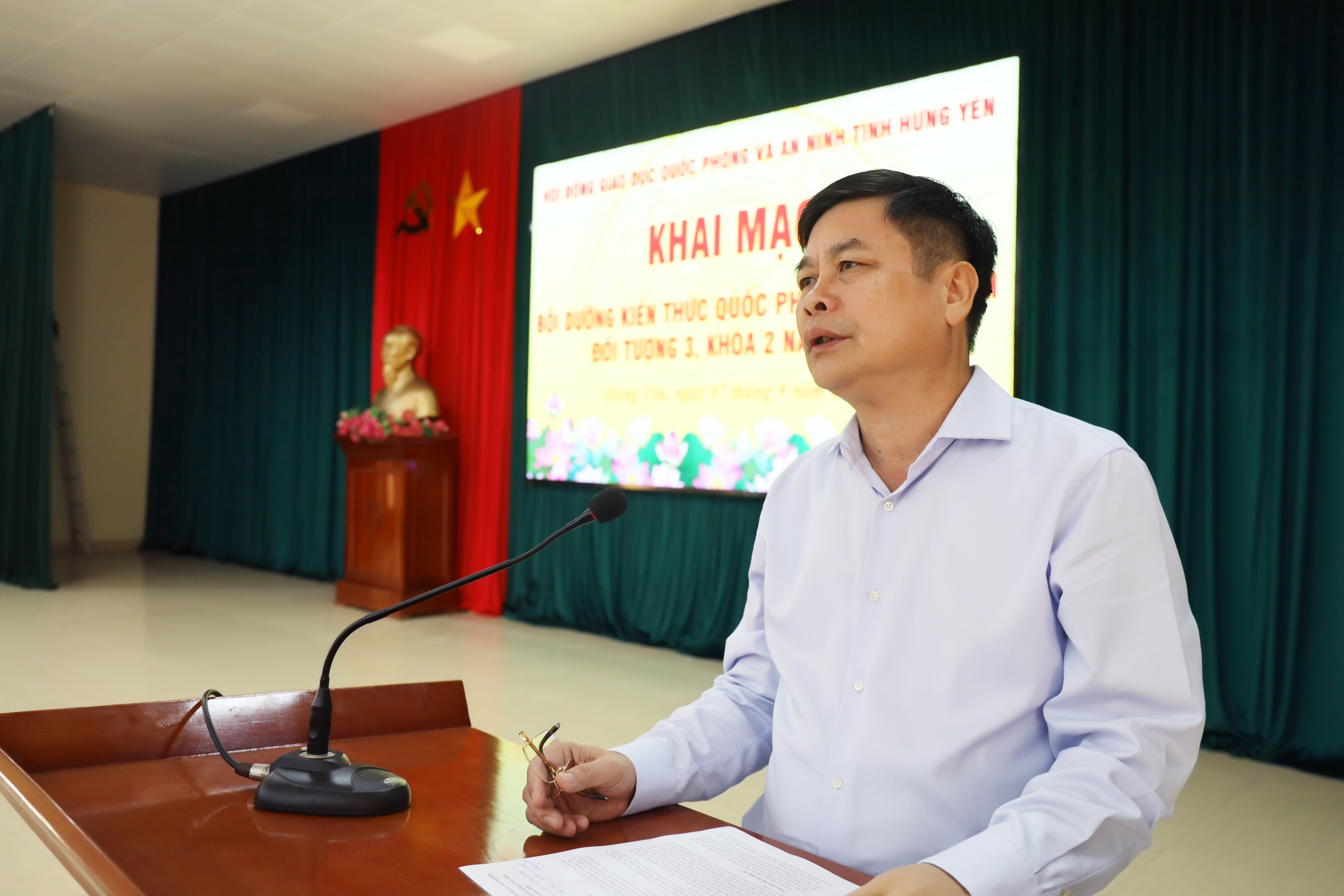 Hội đồng Giáo dục quốc phòng và an ninh tỉnh Hưng Yên: Khai mạc bồi dưỡng kiến thức quốc phòng và an ninh đối tượng 3, khóa 2 năm 2026