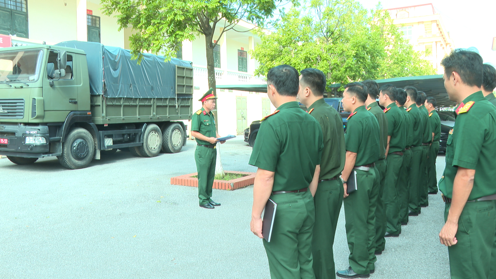 Bộ CHQS tỉnh Hưng Yên: Tập huấn công tác quản lý, sử dụng trang bị xe – máy cho lái xe ô tô quân sự trong LLVT tỉnh