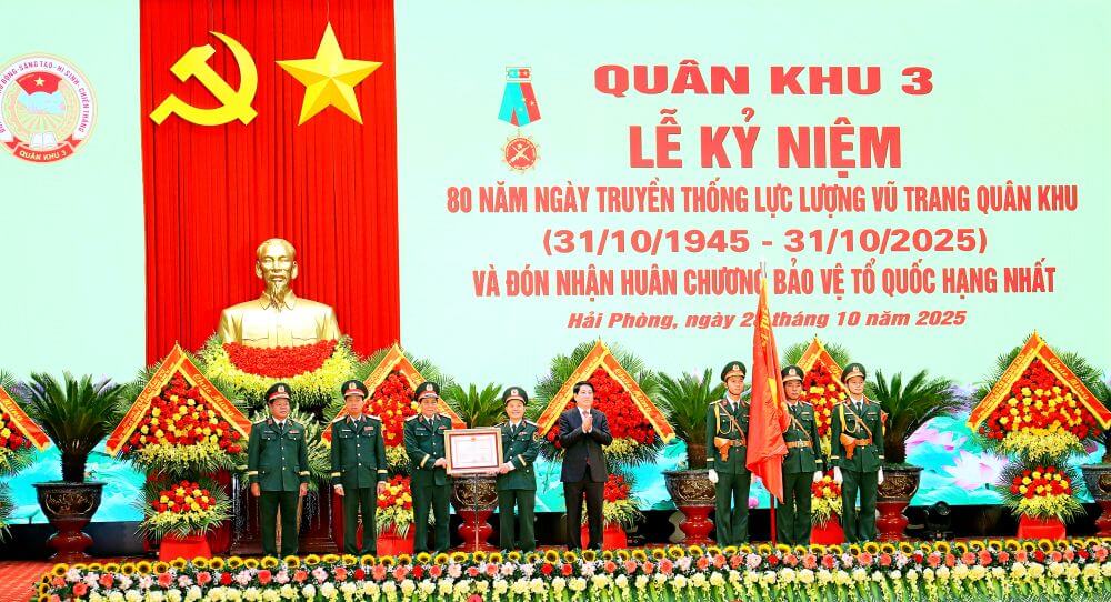 Chủ tịch nước Lương Cường dự Lễ kỷ niệm 80 năm Ngày truyền thống LLVT Quân khu 3