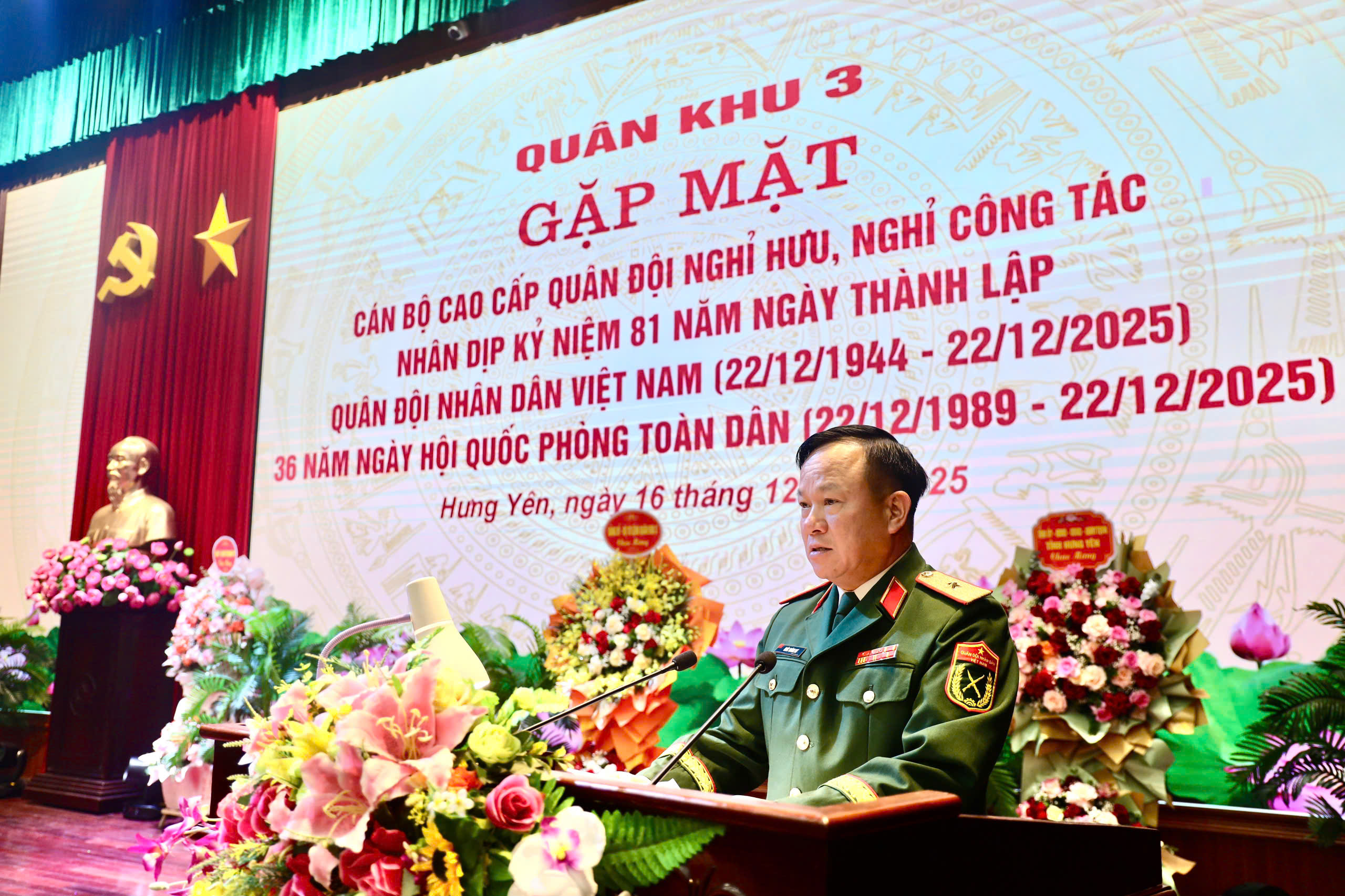 Quân khu gặp mặt cán bộ cao cấp Quân đội nghỉ hưu, nghỉ công tác trên địa bàn tỉnh Hưng Yên