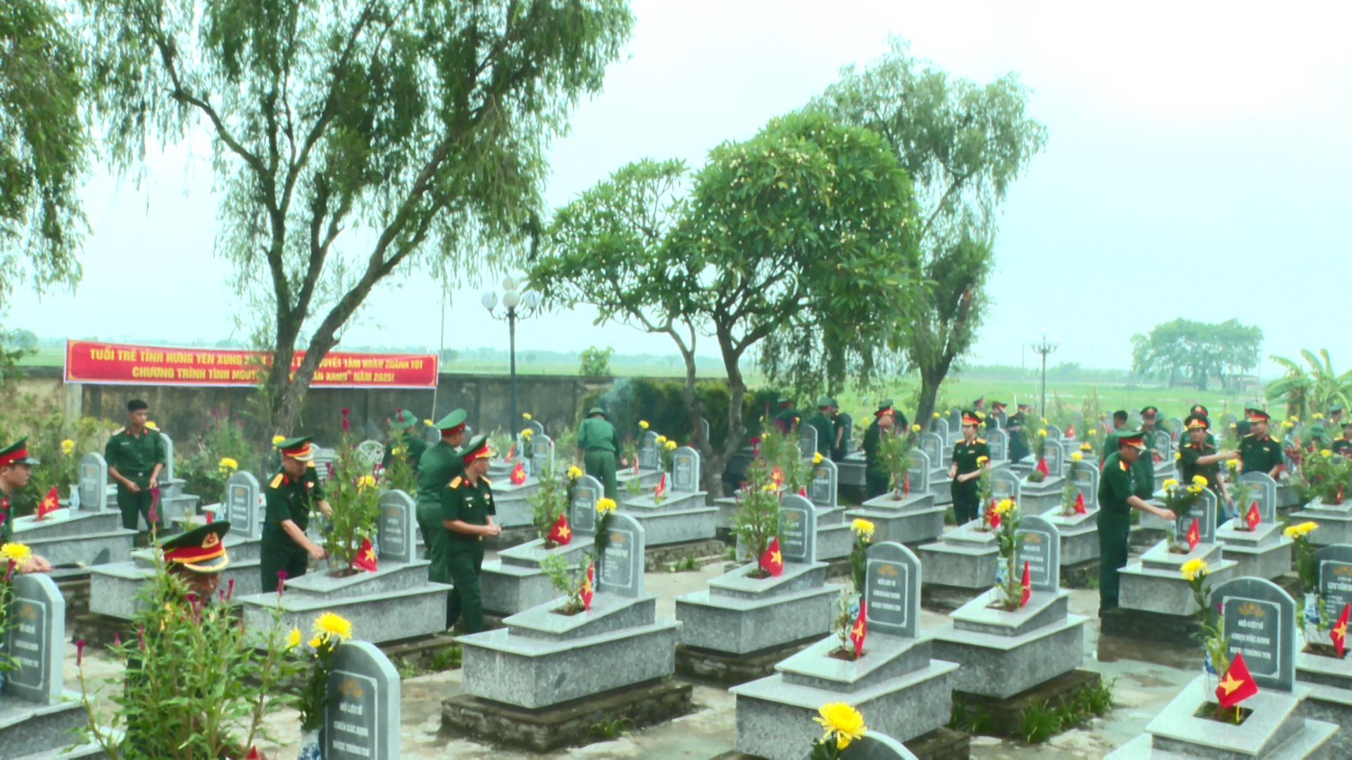 Đoàn thanh niên Bộ CHQS tỉnh Hưng Yên: Thực hiện chương trình chiến dịch tình nguyện “Hành quân xanh”