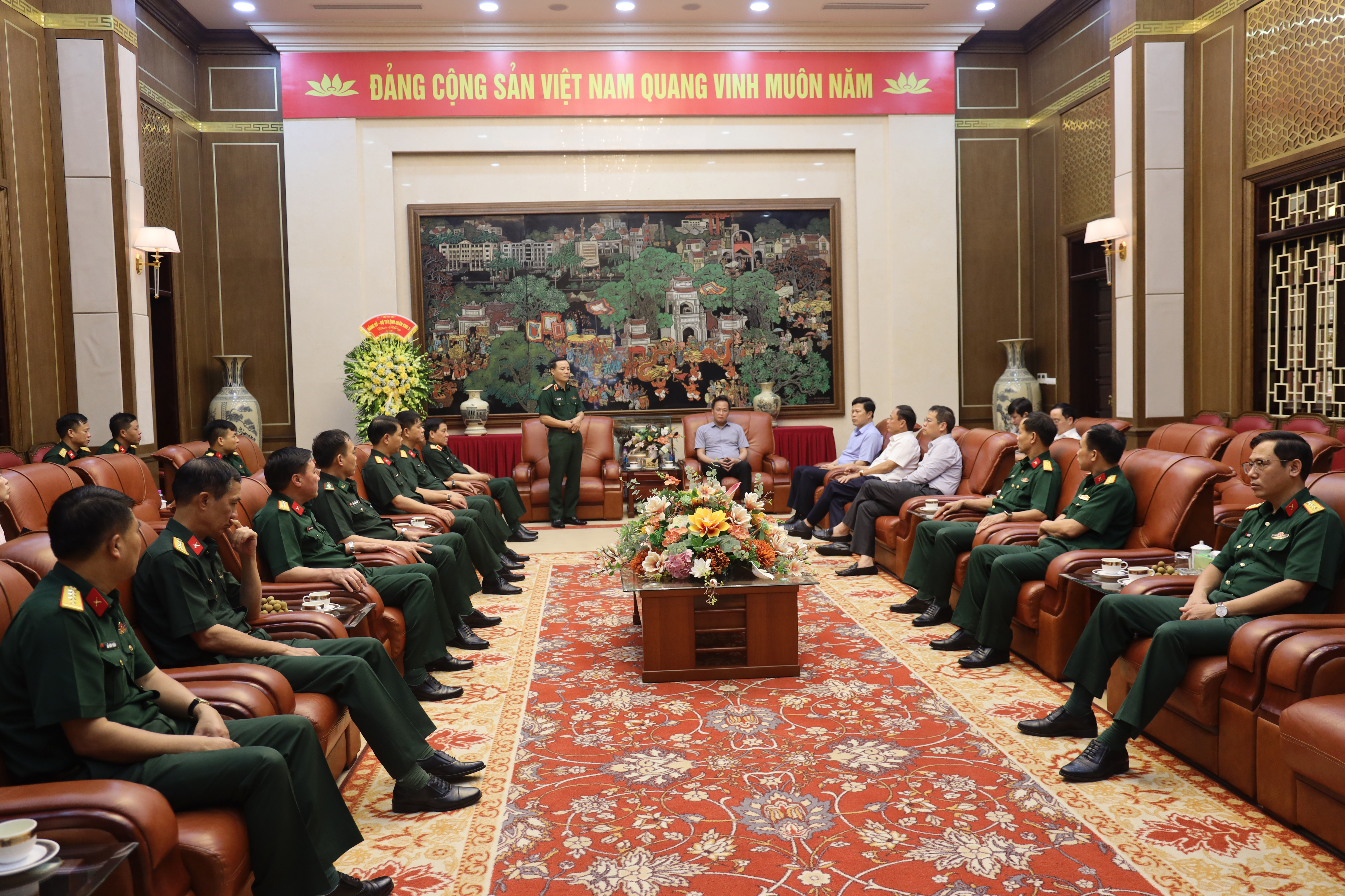 Thủ trưởng Bộ tư lệnh Quân khu 3: Thăm và làm việc với Thường trực Tỉnh ủy Hưng Yên