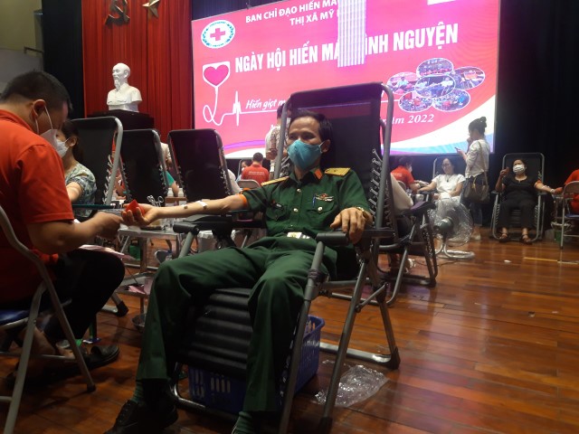 Ban CHQS thị xã Mỹ Hào: Tham gia ngày hội hiến máu tình nguyện