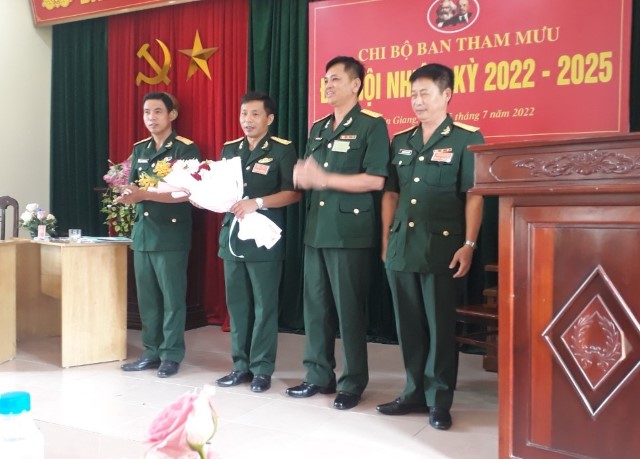 Chi bộ Ban Tham mưu thuộc Đảng bộ Quân sự huyện Văn Giang tổ chức Đại hội chi bộ, nhiệm kỳ 2022 – 2025