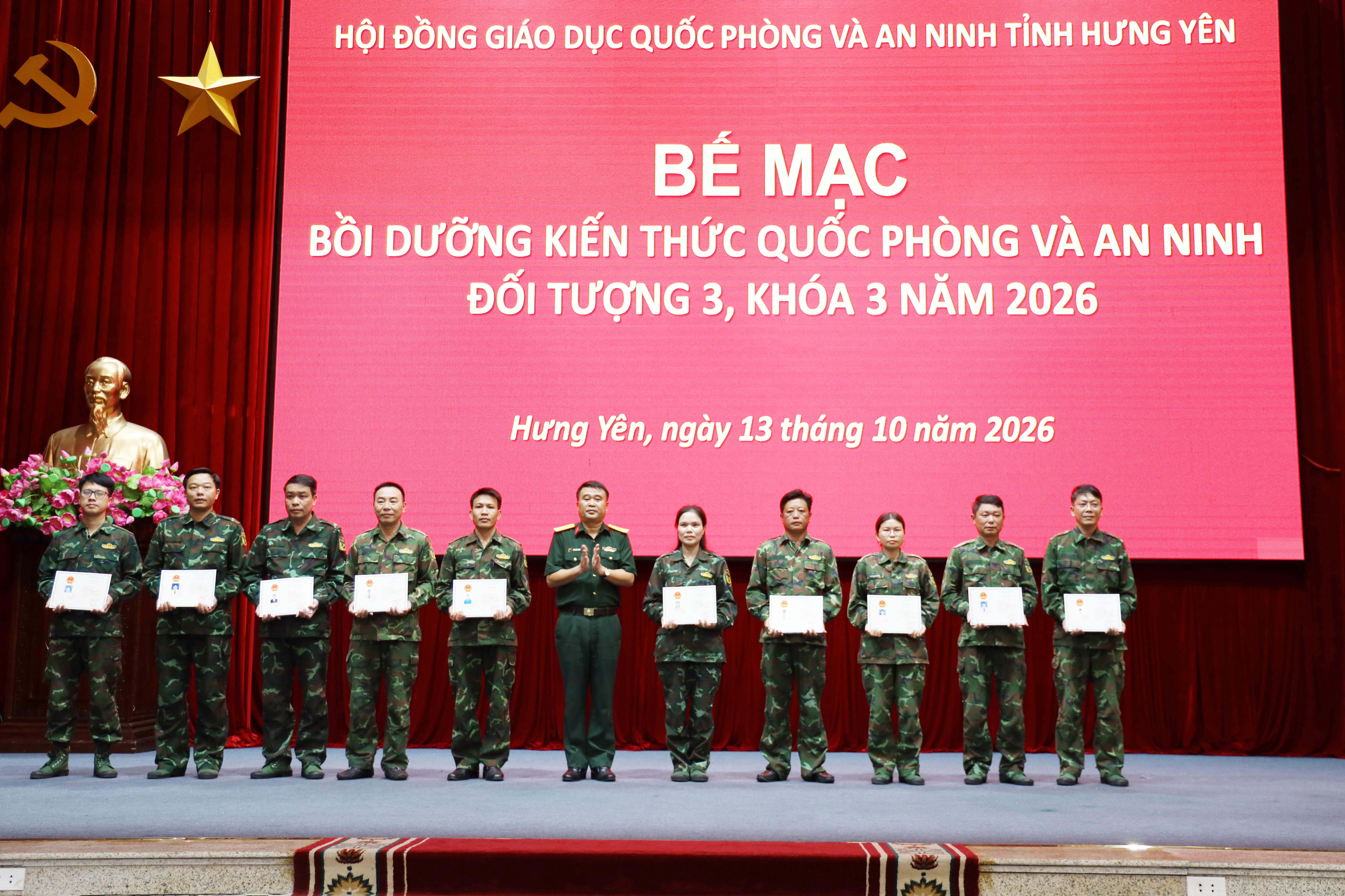 Hội đồng Giáo dục Quốc phòng và An ninh tỉnh: Bế mạc lớp bồi dưỡng kiến thức Quốc phòng và An ninh đối tượng 3, khóa 3 năm 2026