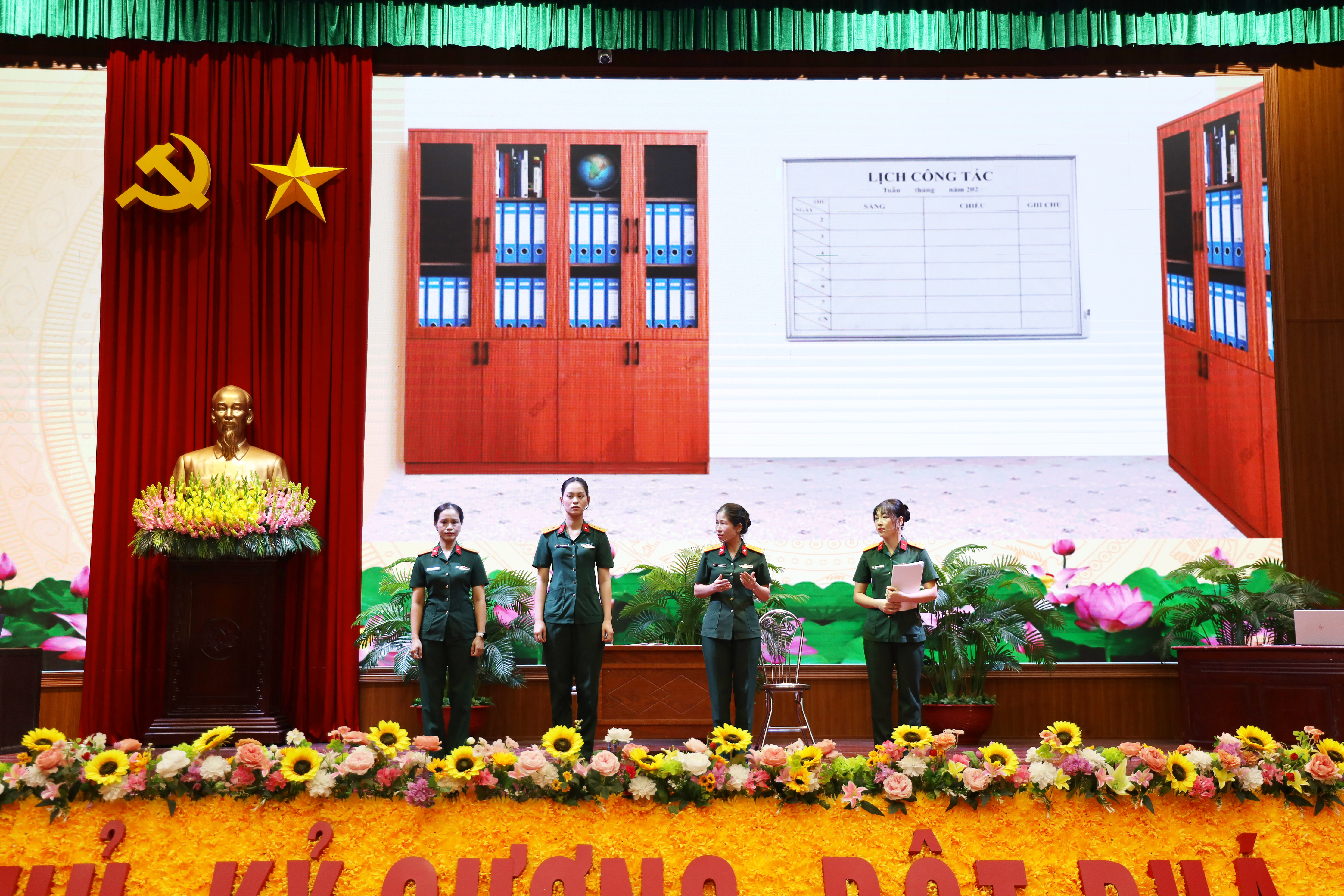 Hội phụ nữ cơ quan Bộ CHQS tỉnh Hưng Yên: Tổ chức sinh hoạt chính trị