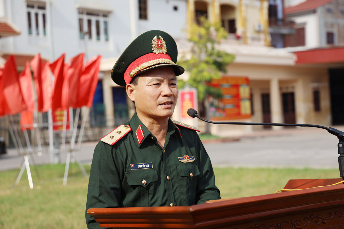 Quân khu 3: Tham quan tổ chức hoạt động của Ban CHQS xã Khoái Châu và Ban CHQS xã Đoàn Đào