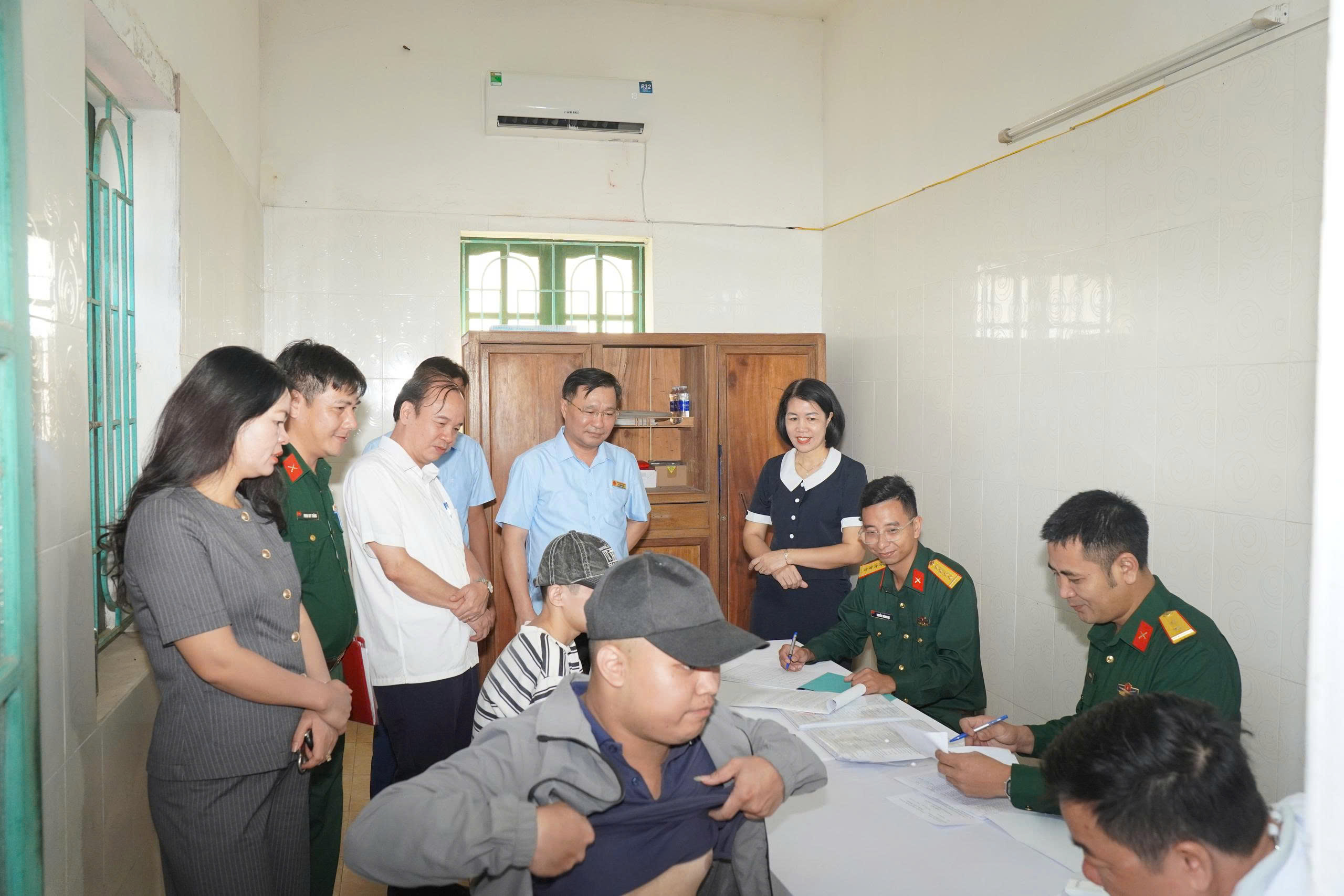 Hội đồng Nghĩa vụ quân sự xã Ngự Thiên tổ chức khám sơ tuyển nghĩa vụ quân sự năm 2027