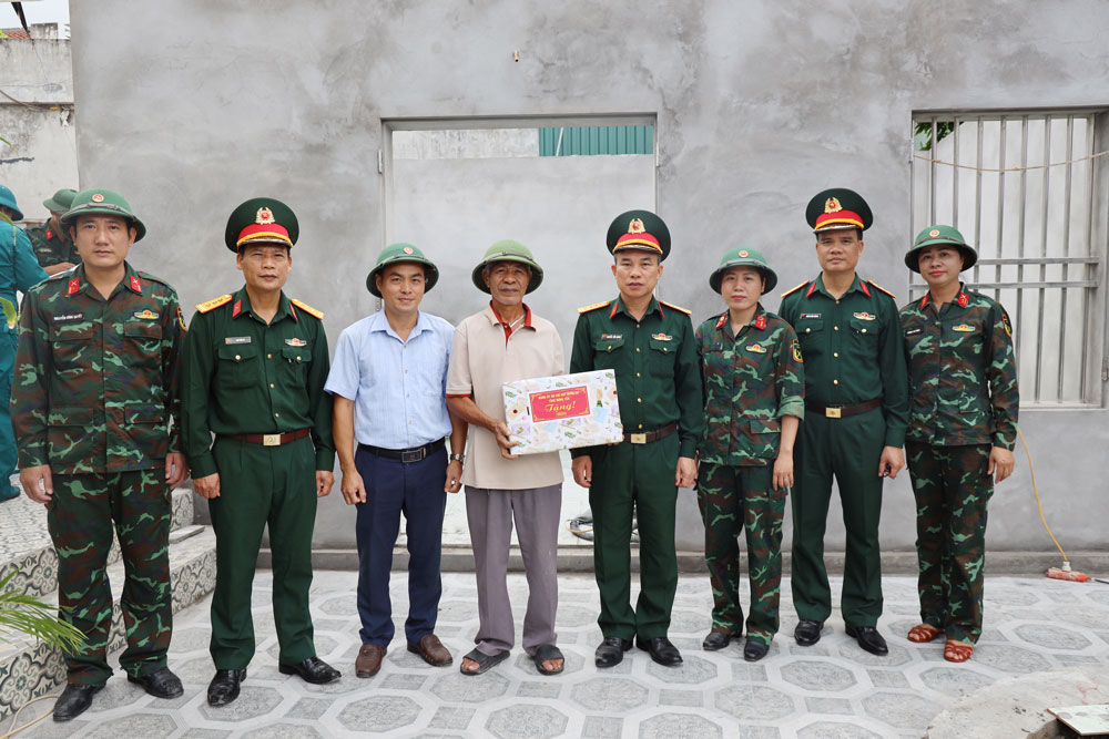 LLVT tỉnh Hưng Yên: Tích cực chung tay xóa nhà tạm, nhà dột nát